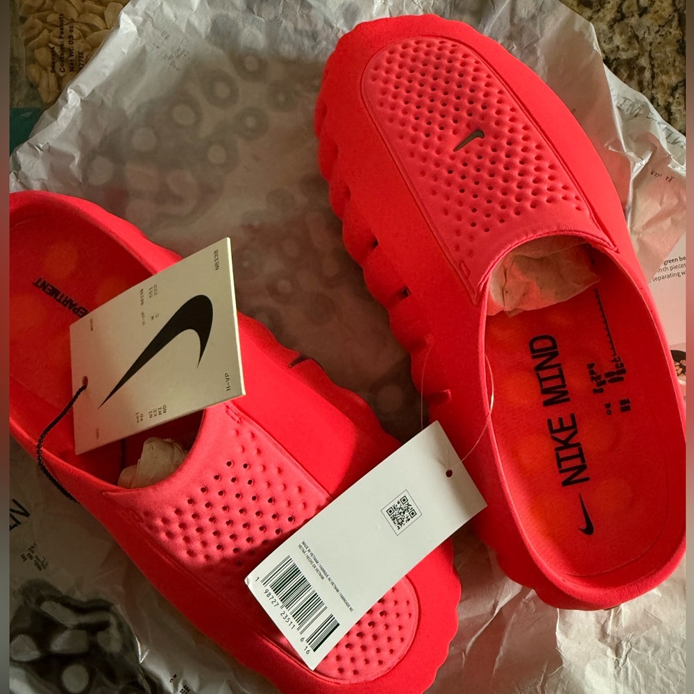 Nike Mind 001 Pregame Mules W9/M7.5 - READ DESCRIPTION